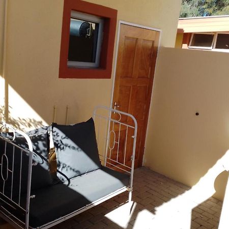 Larochelle Guesthouse Keetmanshoop Pokój zdjęcie
