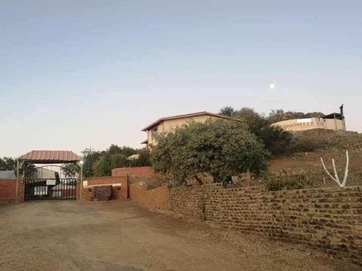 Larochelle Guesthouse Keetmanshoop Zewnętrze zdjęcie
