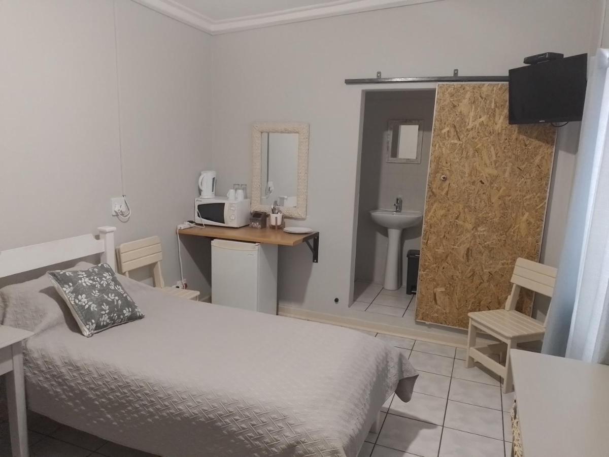 Larochelle Guesthouse Keetmanshoop Zewnętrze zdjęcie