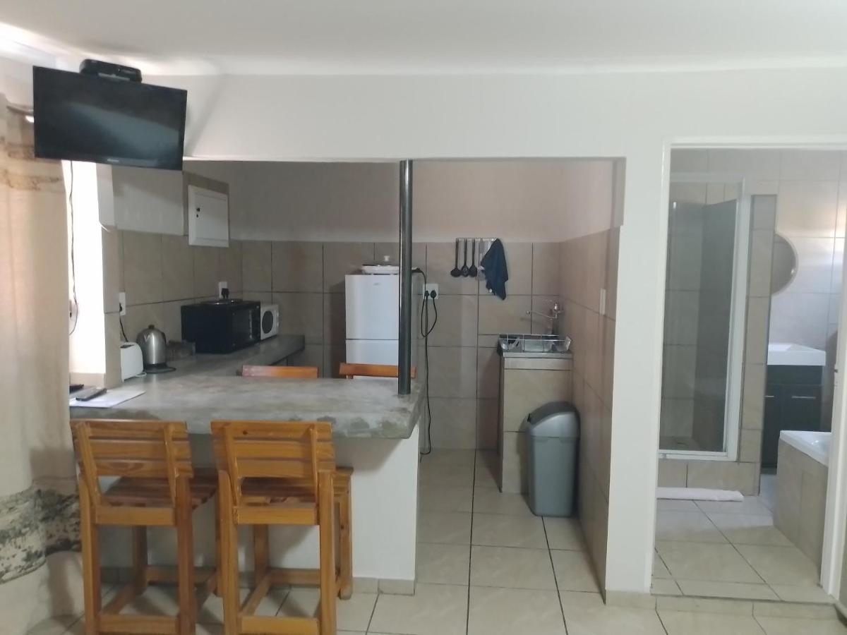 Larochelle Guesthouse Keetmanshoop Zewnętrze zdjęcie