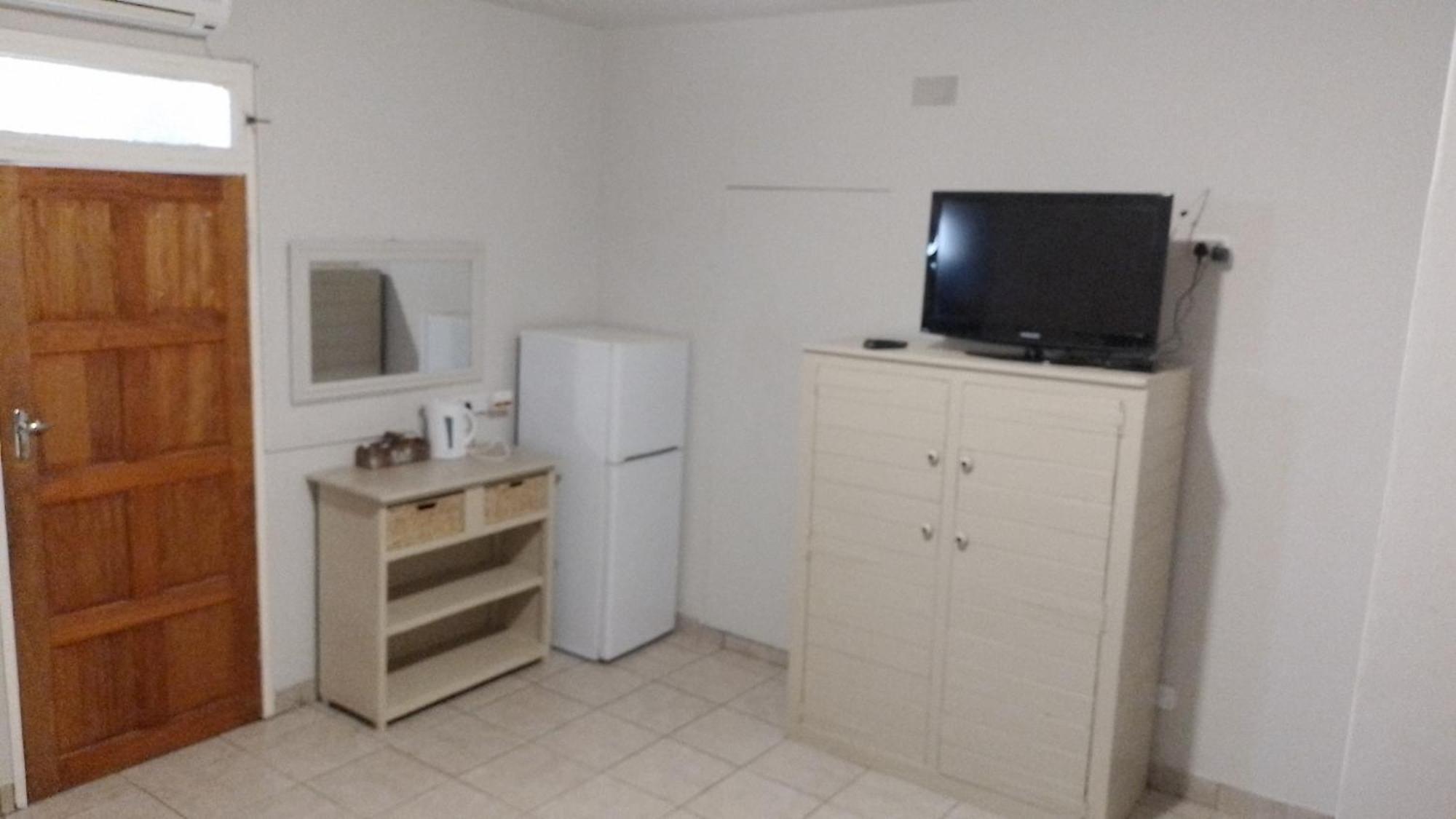Larochelle Guesthouse Keetmanshoop Pokój zdjęcie