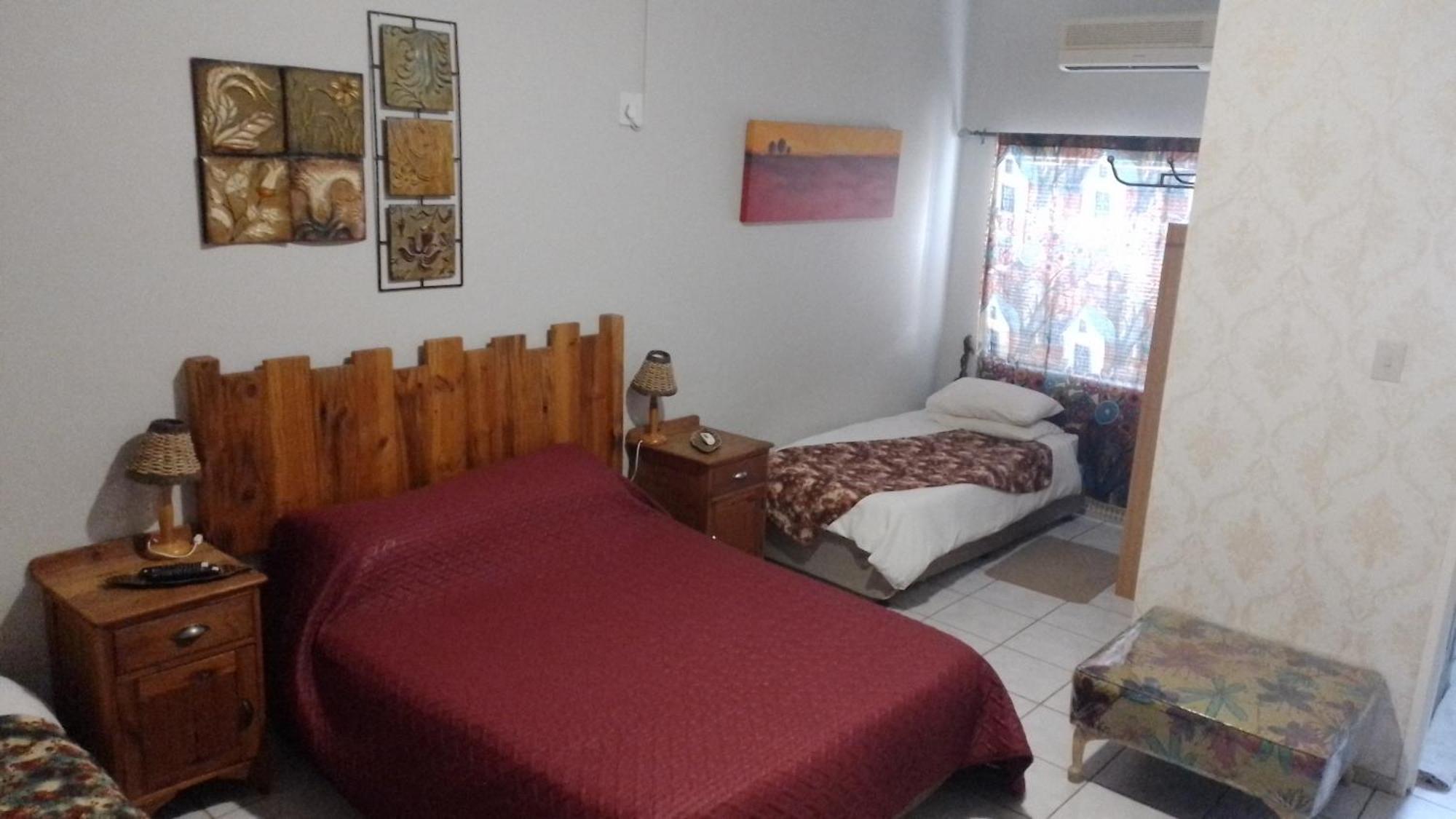 Larochelle Guesthouse Keetmanshoop Pokój zdjęcie