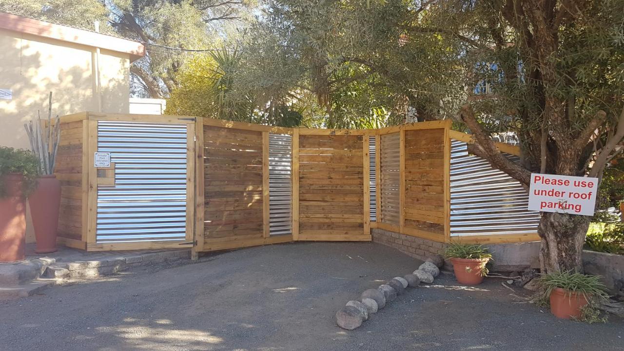 Larochelle Guesthouse Keetmanshoop Zewnętrze zdjęcie